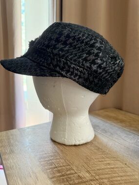 Women’s Black Patterned Cadet Cap